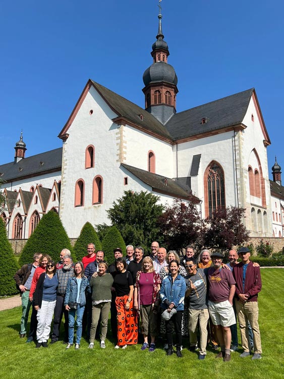 MIBS 1986 class outside of Kloster Eberbach